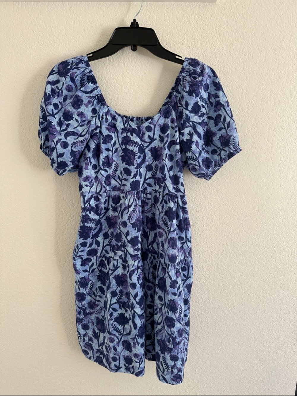 Universal Thread Blue Floral Puff-Sleeve Mini Dress